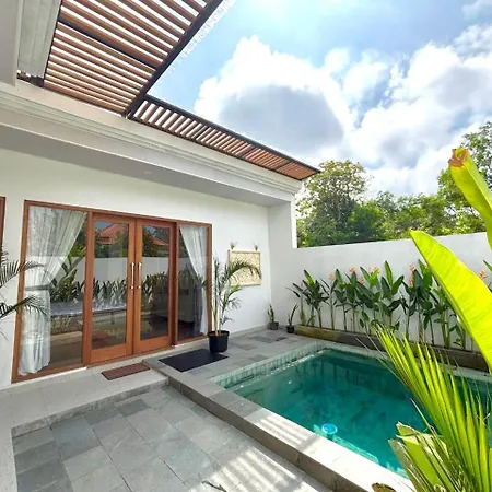 Made Batu Villa Ungasan